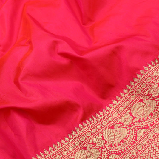 Handwoven Chilli Red Banarasi Silk Sari - WIISHNIKARIDNAM0064 - Fabric View