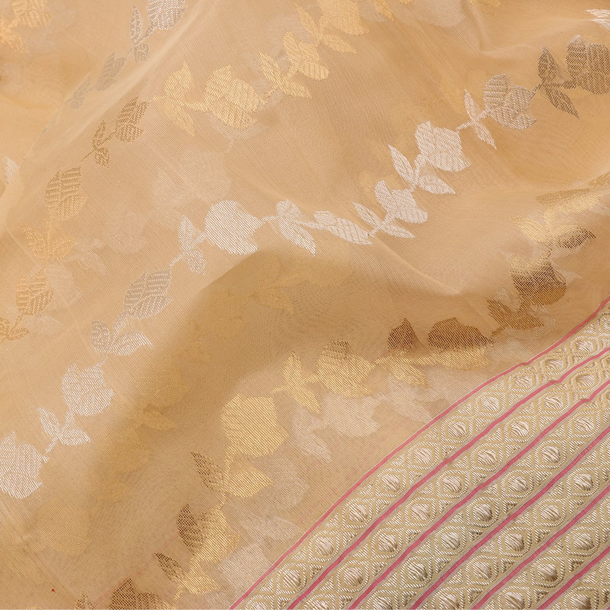 Handwoven Bane Baar Chanderi Silk Sari - WIIHSBH003 - Design View